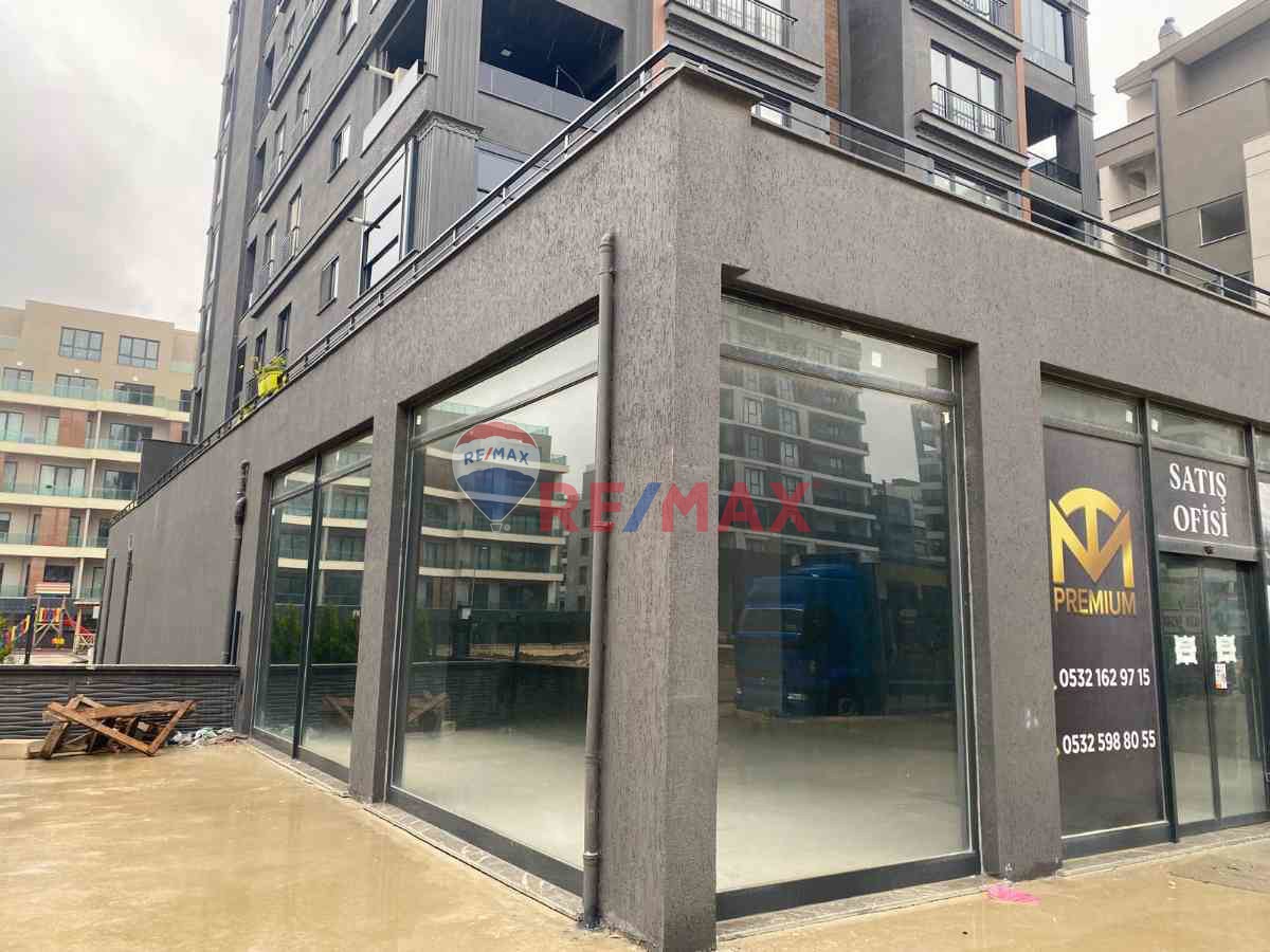 REMAX BEYAZ BALKAN MAHALLESİ 385 MT2 KÖŞE DÜKKAN 