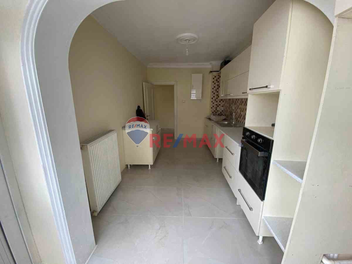 DENİZ MANZARALI ARA KAT MERKEZİ KONUM ADLİYE YAKINI 3+1