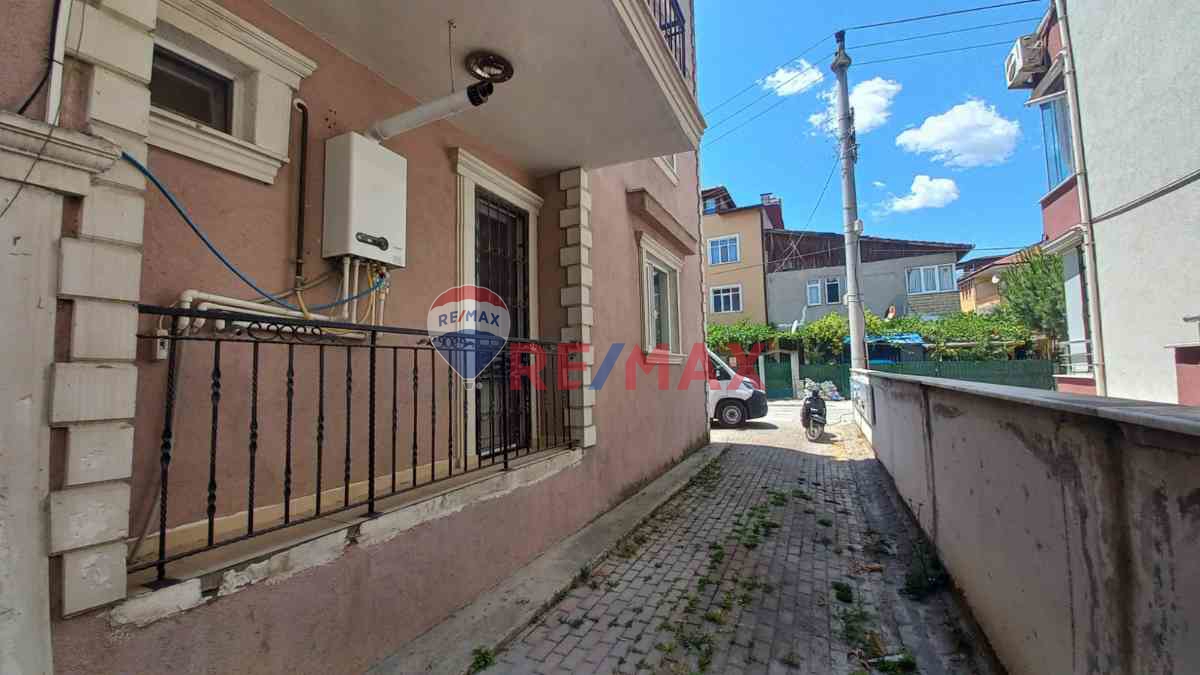 IZMIT YENIŞEHIR MAH 2+1 GENIŞ BAHÇE KULLANIMLI KIRALIK OFIS 