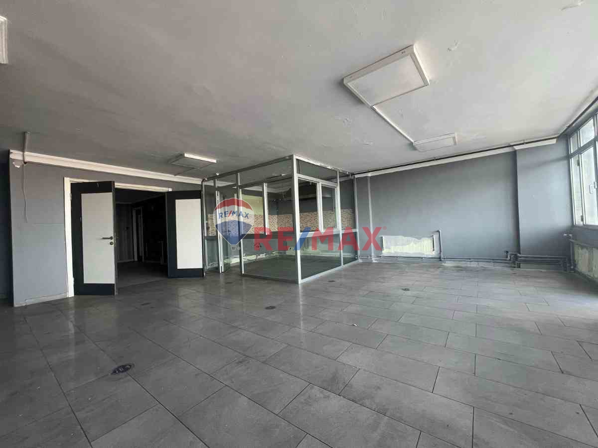 HALASKARGAZİ CADDESİ ÜZERİNDE KOMPLE KİRALIK BİNA PLAZA