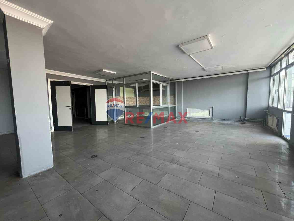 HALASKARGAZİ CADDESİ ÜZERİNDE KOMPLE KİRALIK BİNA PLAZA