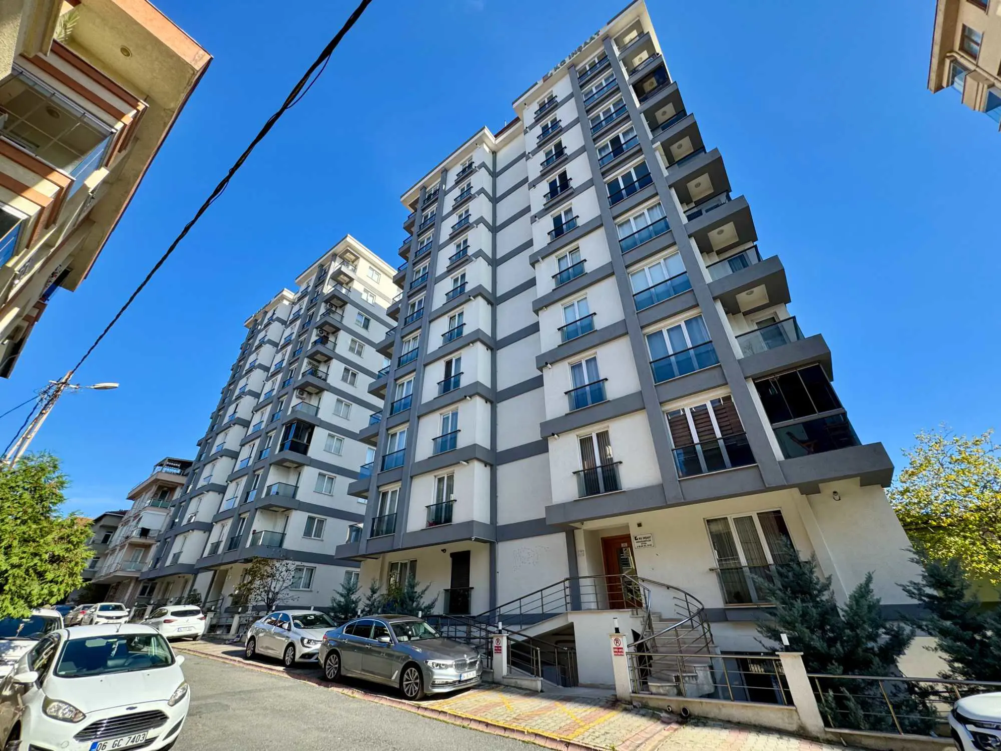 ÜMRANIYE ARMAĞANEVLER METROYA YAKIN OTOPARKLI SATILIK 2+1 DAIRE