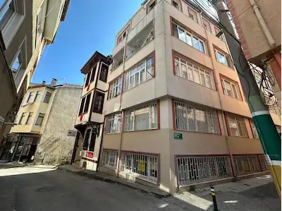 REMAX BEYAZ OSMANGAZİ SETBAŞI HOCAALİZADE’DE SATILIK 3+1 DAIRE