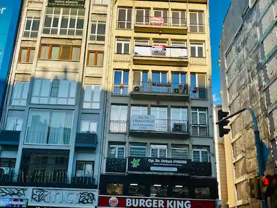 ŞİŞLİ CAMİİ KARŞISI & BURGER KİNG ÜZERI | ANA CADDE CEPHELI PRESTİJLİ KİRALIK OFİS