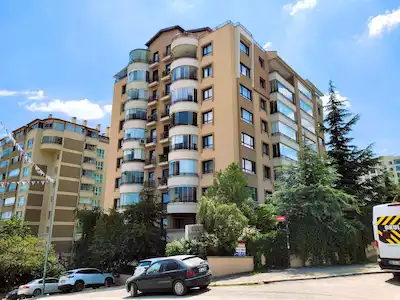 ÖVEÇLER 1238.CADDE DE 3+1 BAKIMLI DAİRE..