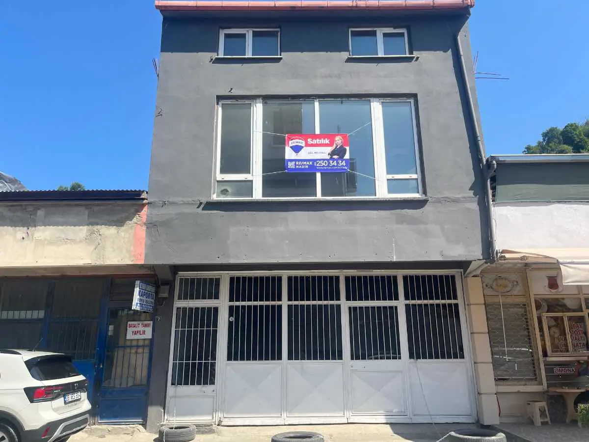 GİRESUN MERKEZ GEDİKKAYA’DA SANAYI SITESI'NDE 3 KATLI 250M2 SATILIK DÜKKAN 