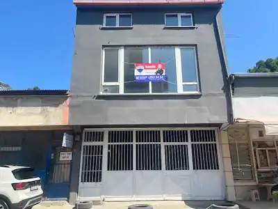 GİRESUN MERKEZ GEDİKKAYA’DA SANAYI SITESI'NDE 3 KATLI 250M2 SATILIK DÜKKAN 