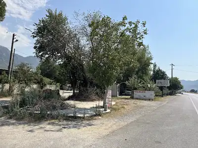 TIRE KÜÇÜKKALE’DE YOLA CEPHELI, RUHSATLI 880 M² SATILIK RESTORAN