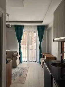 REMAX ARTIS'DEN KOMBINA'DA EŞYALI KIRALIK 1+1 SIFIR DAIRE
