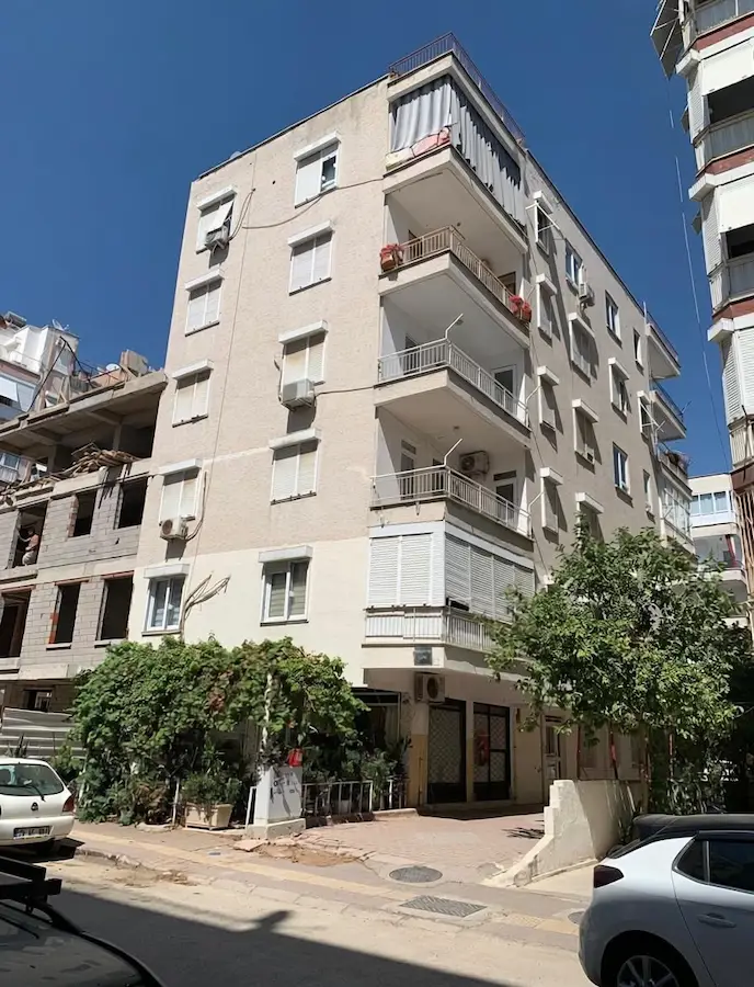 VARLIK MAHALLESİNDE AYRI MUTFAKLI SATILIK 2+1 DAİRE