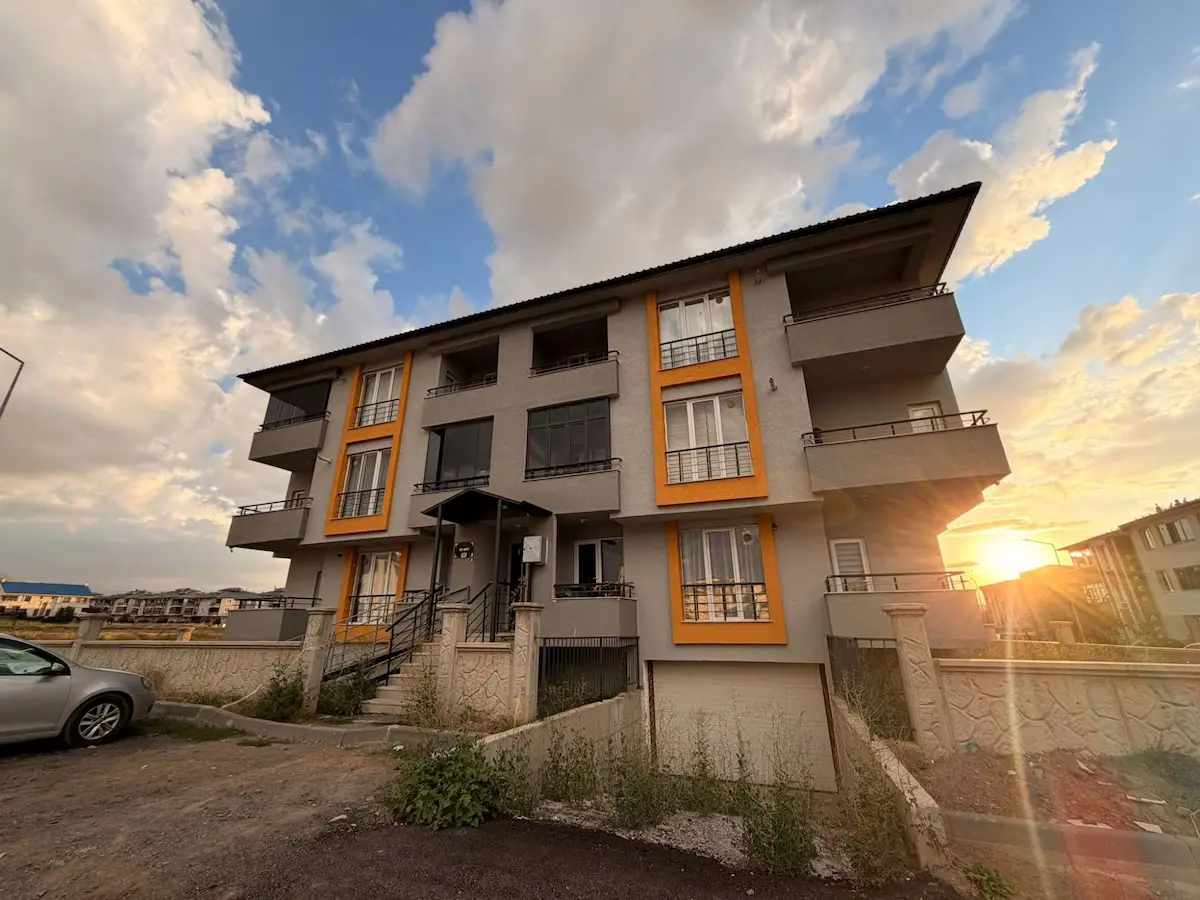 REMAX ARTIS'DEN DADAŞKENT'TE EŞYALI KIRALIK 1+1 DAIRE