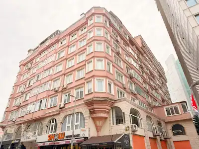 ŞİŞLİ CEVAHİR AVM YANINDA BOŞ SATILIK 2+1 ARA KAT