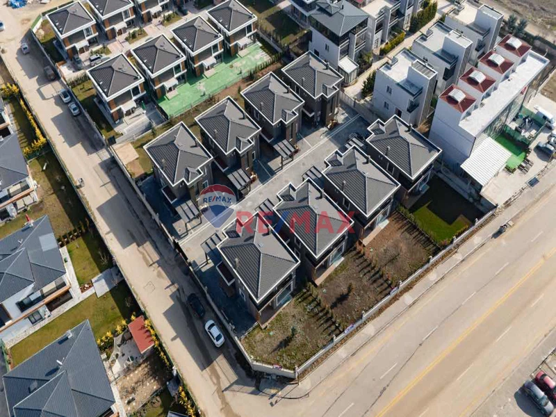BAĞLICADA MUHTEŞEM KONUMDA 6+1 SIFIR KAPALI OTOPARKLI  VILLA