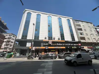 KOCASINAN MAHMUTBEY CADDE ÜZERI 1.KAT İÇI BAKIMLI 350 M2