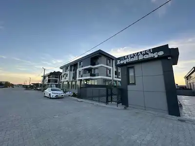 ÇORLU’DA 2026 YAPIMI 2+1 | YERDEN ISITMALI, 2 BANYOLU, BALKONLU SATILIK DAİRE