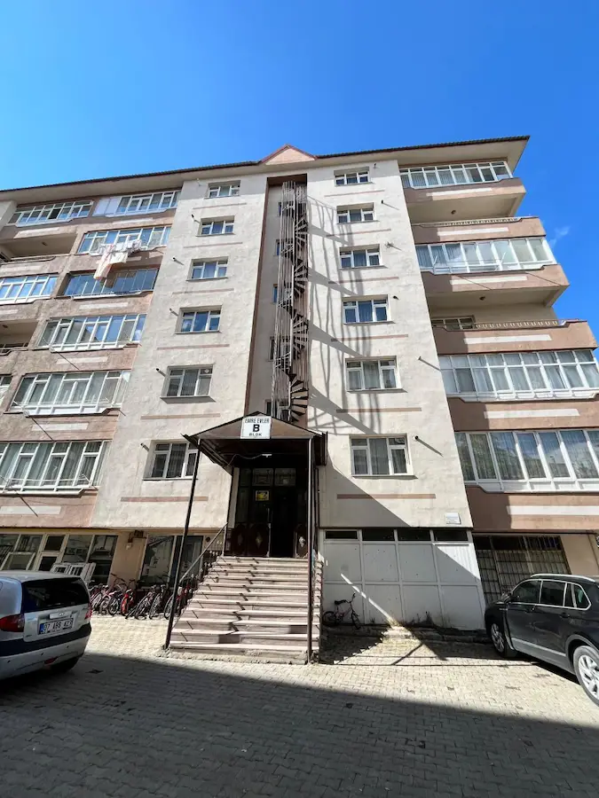 REMAX İLKE'DEN YILDIZKENT ŞEHİR HAST. KARŞISI 4+1 KİRALIK DAİRE