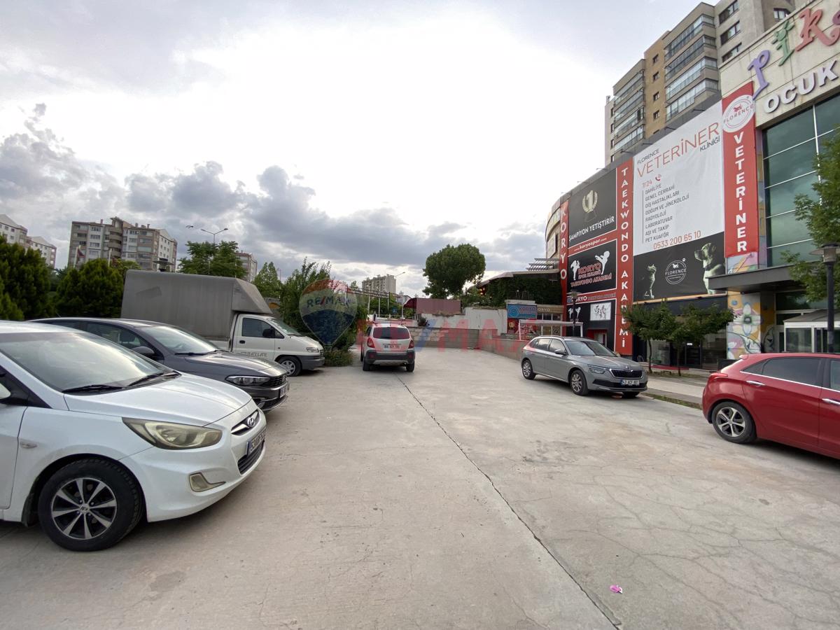 ERYAMAN'DA, MAKSIMUM İŞ MERKEZİNDE, CADDE CEPHELİ, 115 M2 DÜKKAN