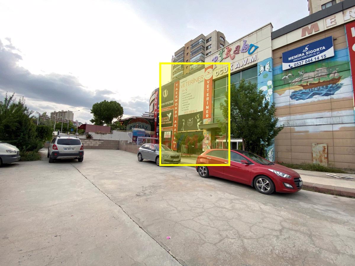 ERYAMAN'DA, MAKSIMUM İŞ MERKEZİNDE, CADDE CEPHELİ, 115 M2 DÜKKAN