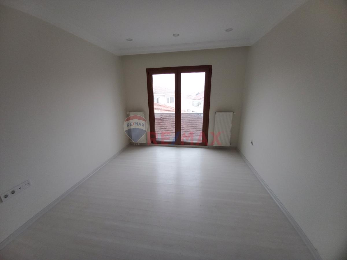 REMAX FREKANS'TAN SARIKUMDA OTOPARK VE ASANSÖRLÜ 2+1 0 DAİRELER