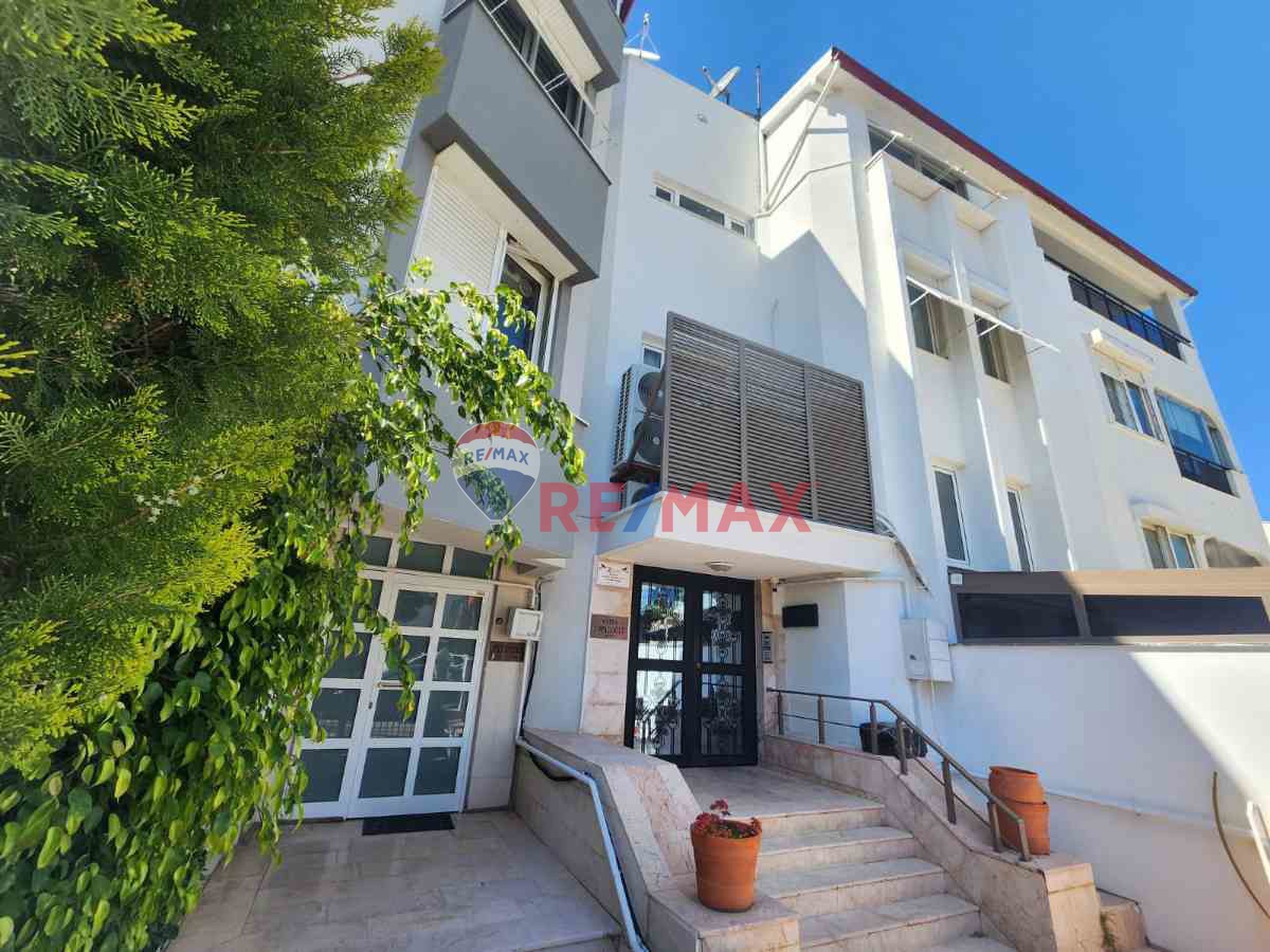 DENIZE YÜRÜYÜŞ MESAFESINDE / CAFELERLE ÇEVRILI KIRALIK OFIS KATI