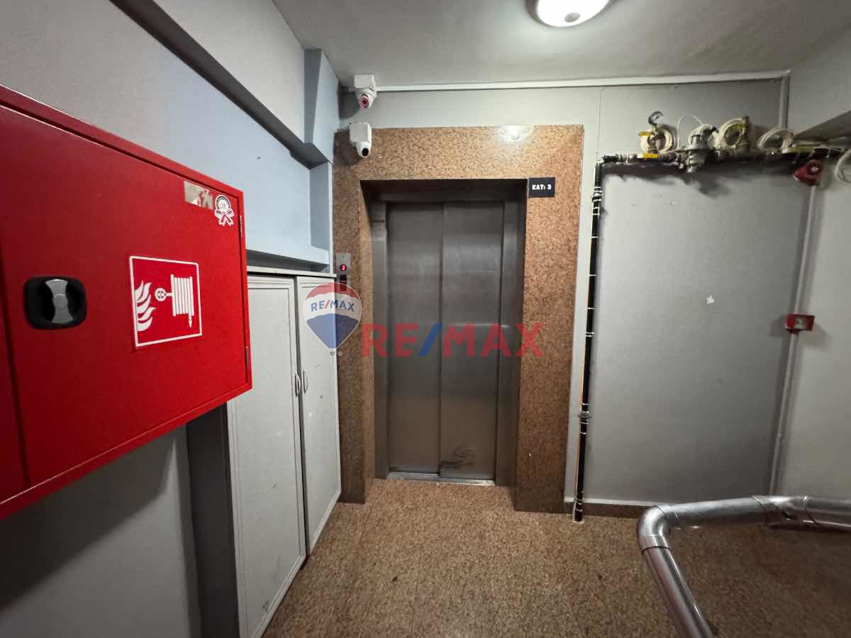 GÜNEŞLI MEYDANDA KARACA PLAZA'DA PRESTIJLI DUBLEKS OFIS FIRSATI