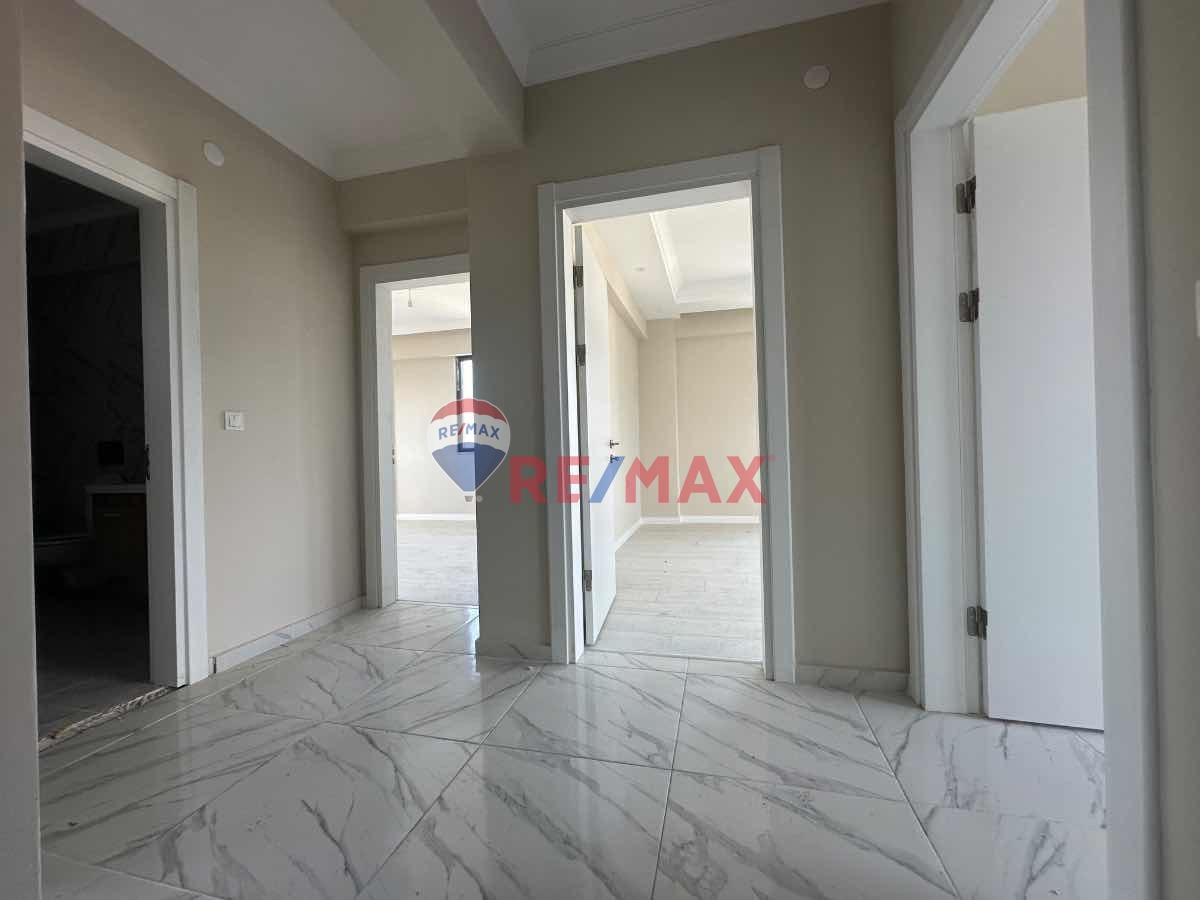 KARTEPE F.S.M MALLESİNDE SATILIK 2+1 ARA KAT DAİRE