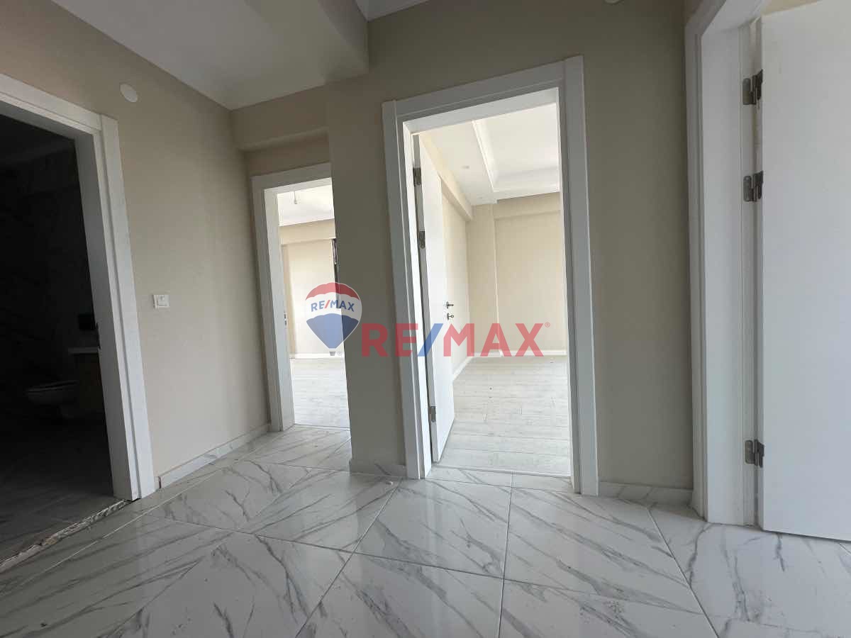 KARTEPE F.S.M MALLESİNDE SATILIK 2+1 ARA KAT DAİRE