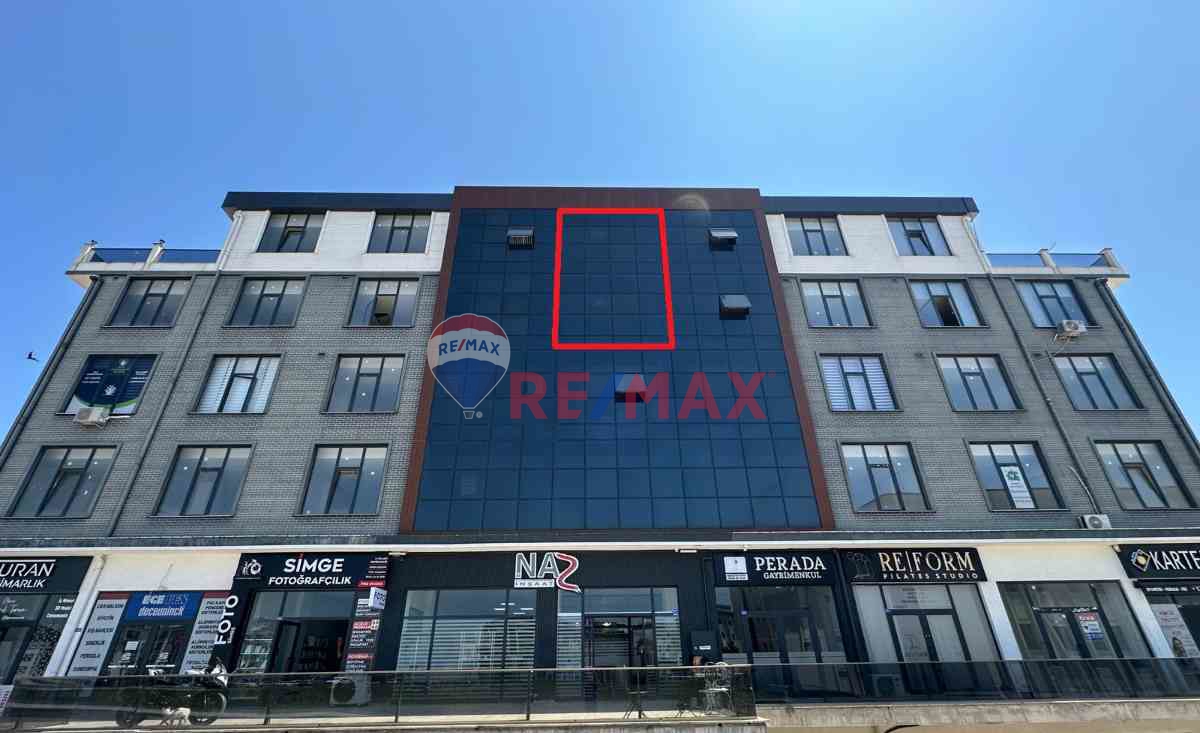 KARTEPE KENT İŞ MERKEZİ MODERN BİNADA BRÜT 100M² KİRALIK OFİS