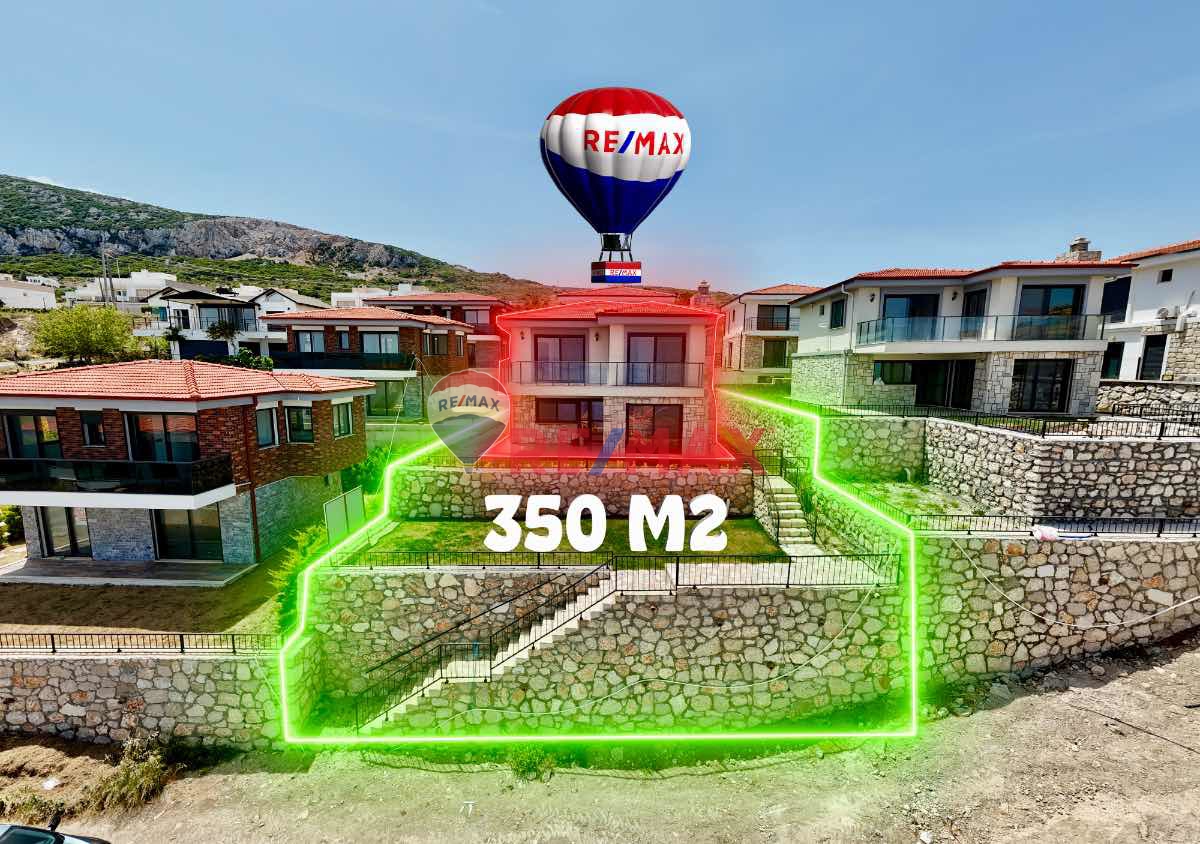 BOZKÖY'DE DENIZ MANZARALI, GENIŞ BAHÇELI, 4+1 MÜSTAKIL VILLA