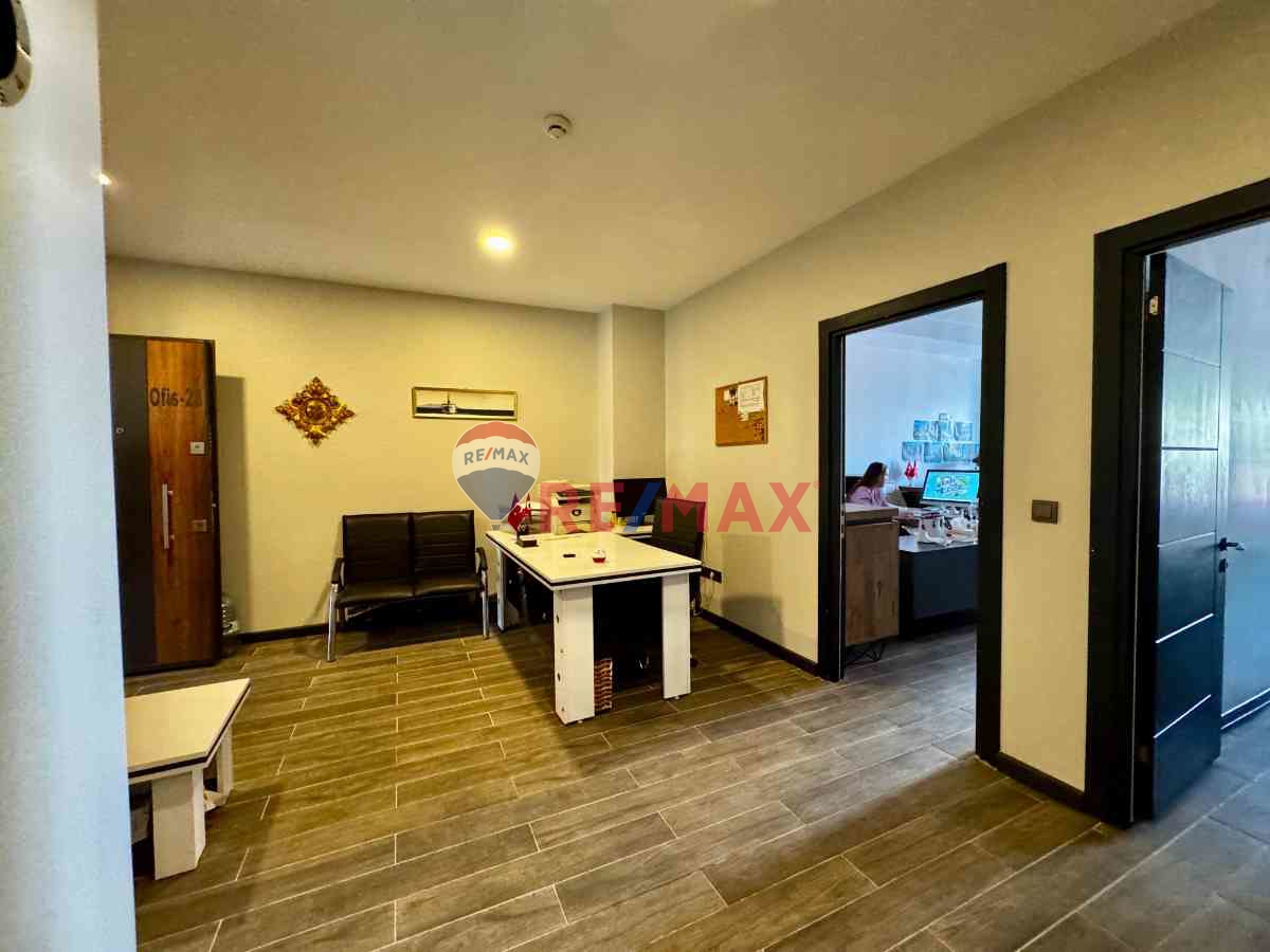 TAŞDELEN MERKEZ'DE PRESTİJLİ İŞ MERKEZİNDE 80 M² YATIRIMLIK OFİS