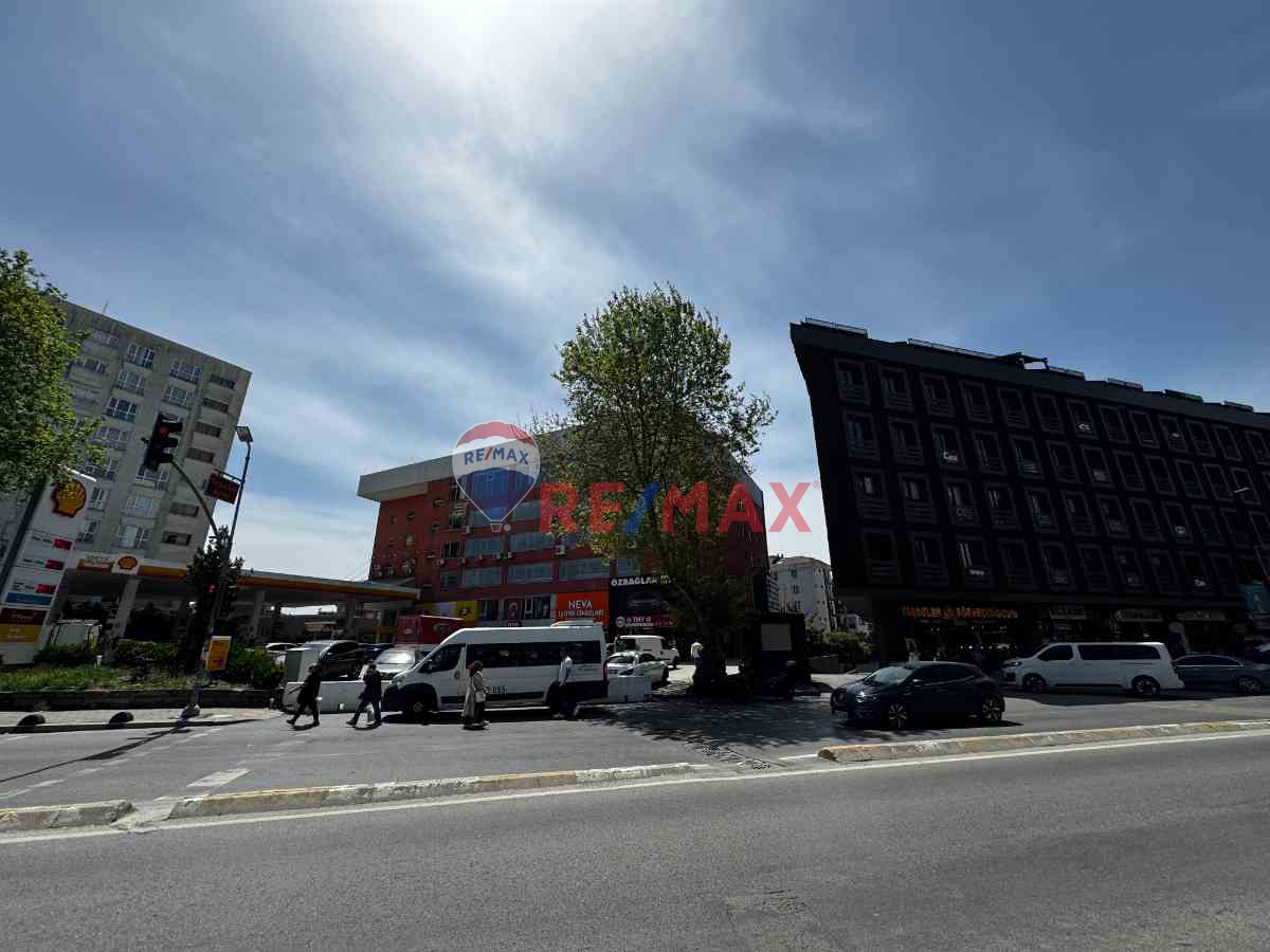 TAŞDELEN MERKEZ'DE PRESTİJLİ İŞ MERKEZİNDE 80 M² YATIRIMLIK OFİS