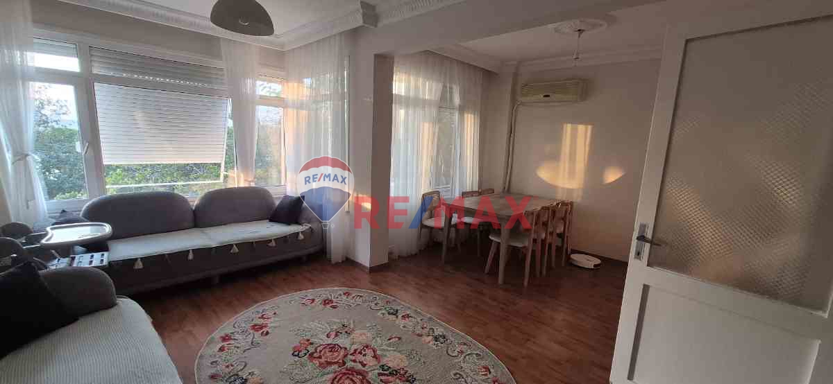 ÜSKÜDAR SULTANTEPE’DE KORU VE BOĞAZ MANZARALI 2+1 SATILIK DAIRE