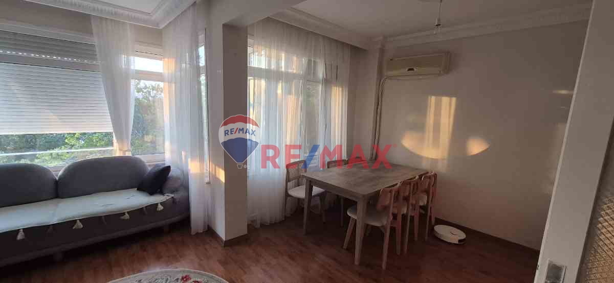 ÜSKÜDAR SULTANTEPE’DE KORU VE BOĞAZ MANZARALI 2+1 SATILIK DAIRE