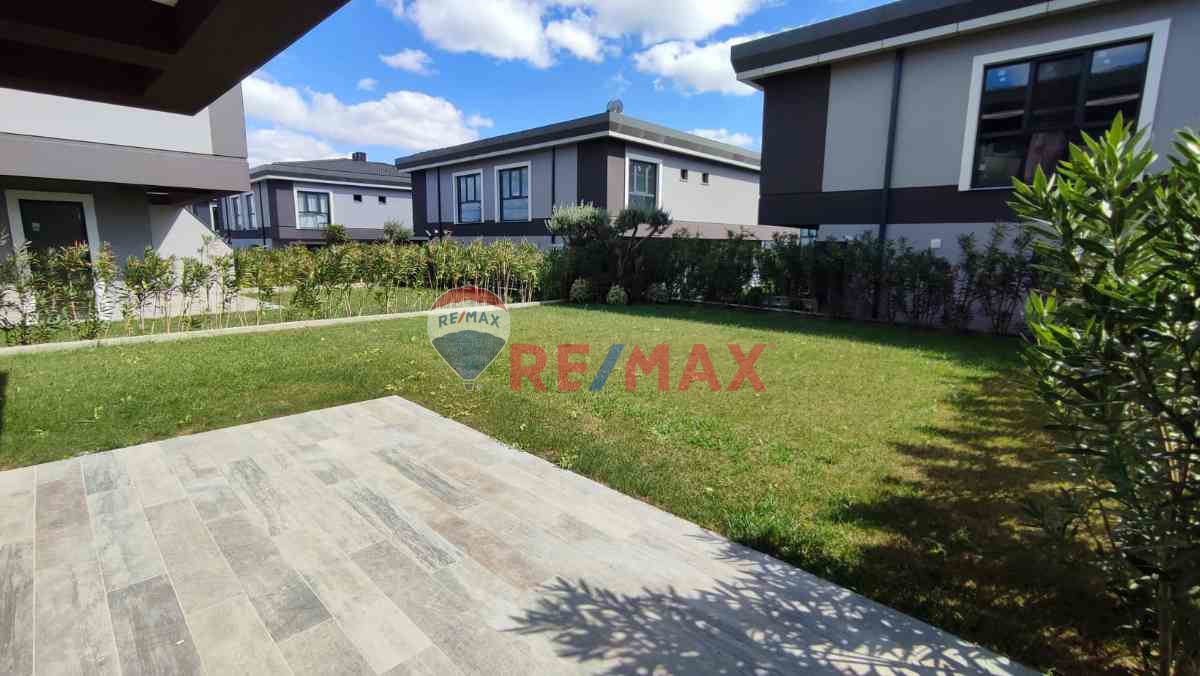 SELİMPAŞA’DA DOĞAYLA İÇ İÇE KONFORLU SATILIK DUBLEKS VİLLA