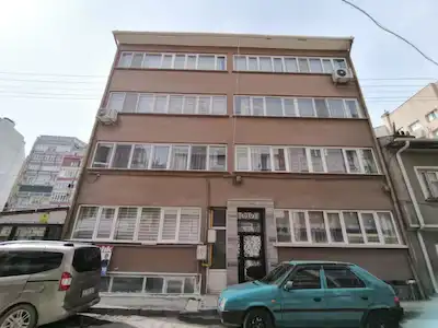 RE/MAX MOD'DAN HAMAMYOLU ARKA SOKAĞINDA BAHÇELİ 2+1KİRALIK DAİRE