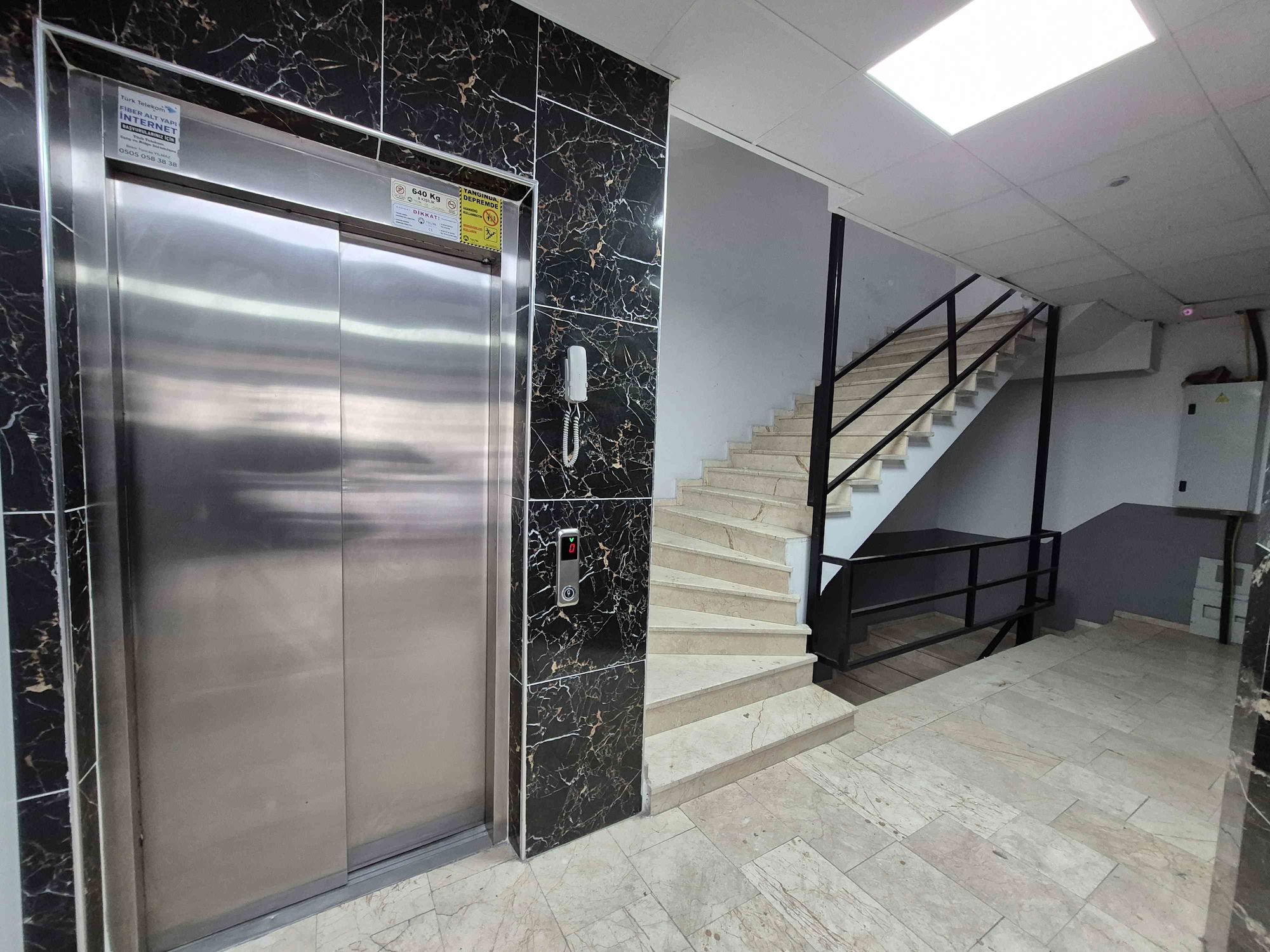 AZİZOĞLU PLAZA KİRALIK 1+1 OFİS