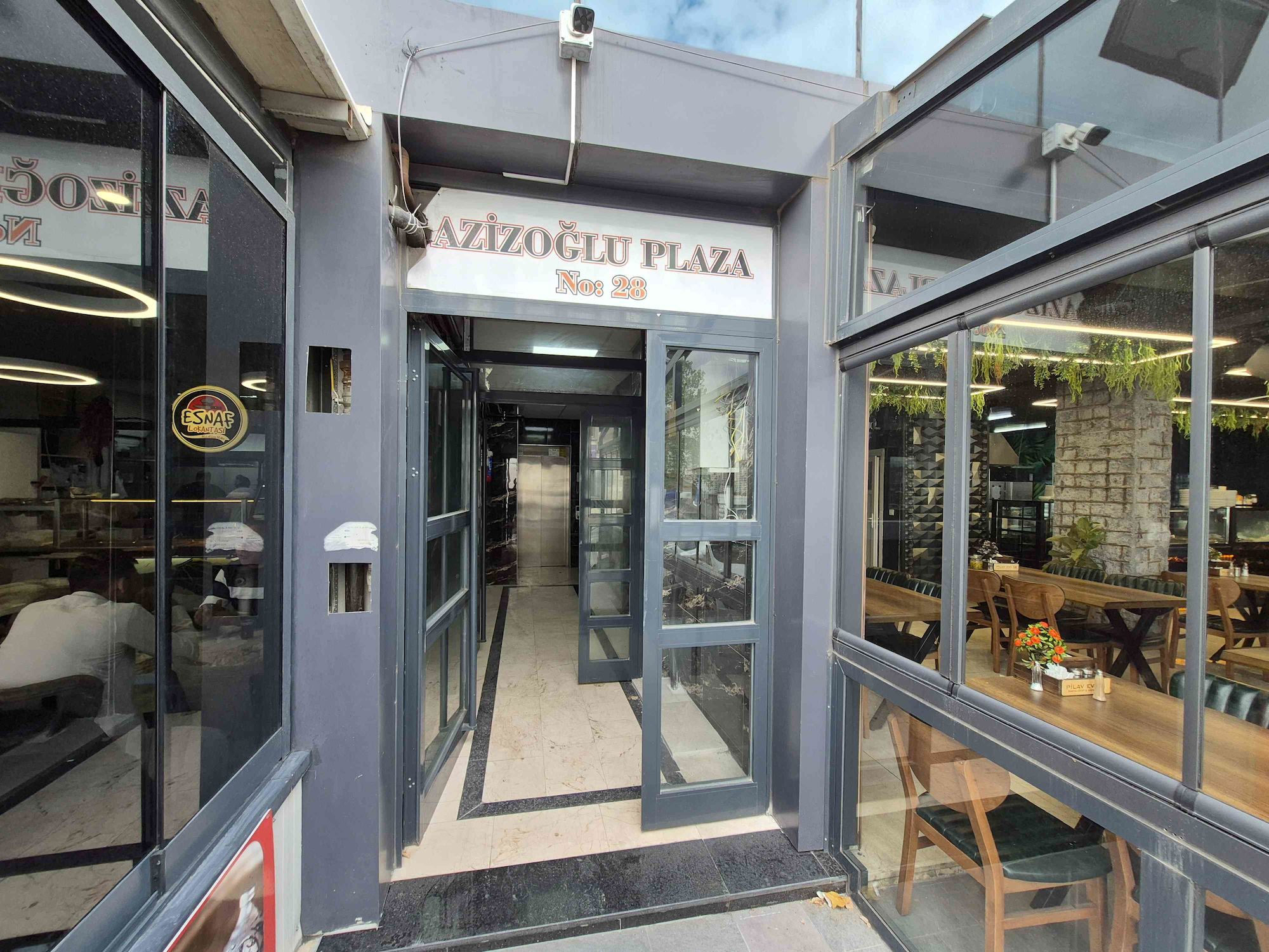 AZİZOĞLU PLAZA KİRALIK 1+1 OFİS