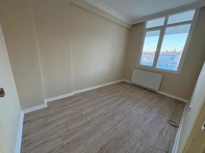 BALÇOVA TELEFERİH MAH'DE SİTE İÇERSİNDE İÇİ YENİLENMİŞ KİRALIK 3+1 DUBLEKS DAİRE