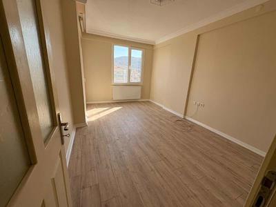 BALÇOVA TELEFERİH MAH'DE SİTE İÇERSİNDE İÇİ YENİLENMİŞ KİRALIK 3+1 DUBLEKS DAİRE