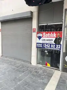 DEREBOYU CADDESİ’NDE CADDE ÜZERİ GÜÇLÜ TİCARİ NOKTA