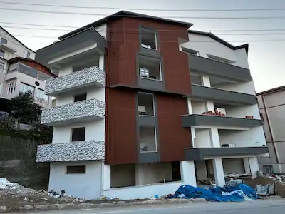REMAXÇAKRA ÖMER ONAYCI'DAN YENI MAH. DENIZ MANZARALI SATILIK 3+1