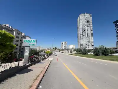 YAŞAMKENT’IN MERKEZINDE GENIŞ VE FERAH SATILIK 4+1 DAIRE
