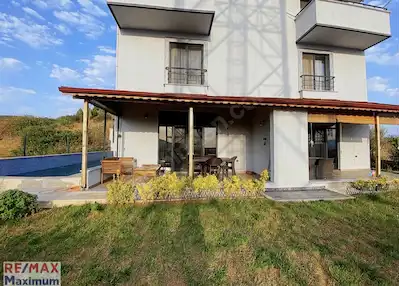 SATILIK DERİNCE DE VİLLA