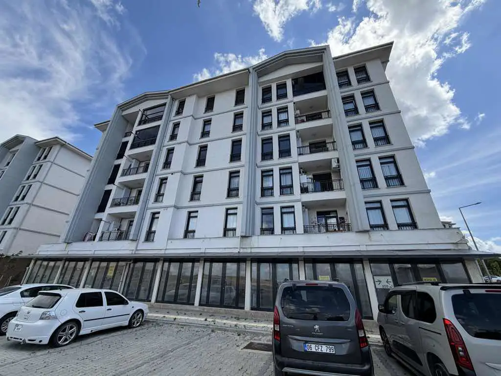 TUZLA KONAŞLI TOKİ EVLERİNDE KULLANIMA HAZIR SATILIK DÜKKAN