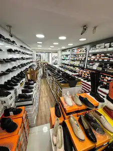ÇAĞLAYANDA İŞLEK NOKTADA 200 M² GENİŞ VE KULLANIŞLI DÜKKAN