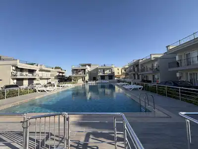 FOÇA YENİBAĞARASINDA SATILIK 1+1 DAİRE