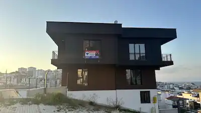 REMAX PARLA BARLAS GÜRLER'DEN YENİMAHALLEDE SATILIK SIFIR 1+1 DAİRE