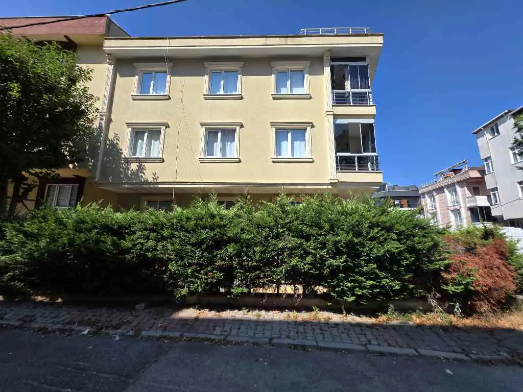 ÇEKMEKÖY MERKEZ MAHALLESI'NDE 1+1 SATILIK DAIRE