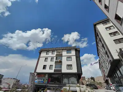 RE/MAX LACIVERT'TEN ŞEHIR MERKEZI'NDE 3+1 LÜX DAIRE