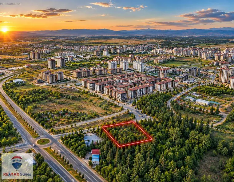 YAKINCA'DA TİCARİ+KONUT İMARLI 1327 M² KÖŞE PARSEL MÜSTAKİL ARSA
